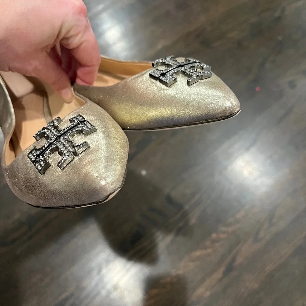 Tory Burch Metallic Gold Pointed Toe Logo Flats - Picture 4 of 9